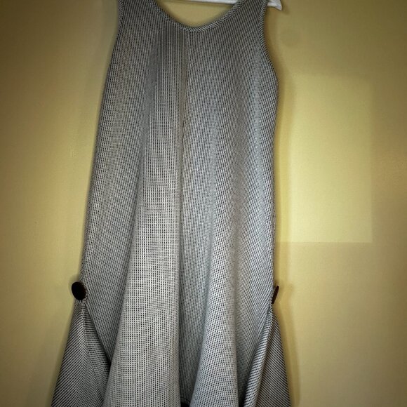 Funky BIG button Dress - Picture 4 of 12